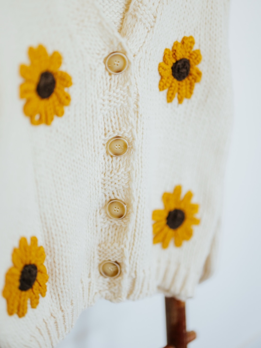 Sunflower Embroidered V Neck Cardigan NWT - Picture 4 of 4